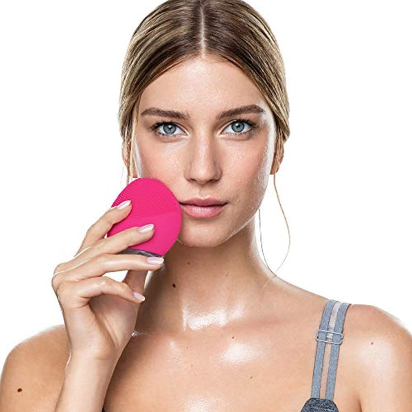FOREO LUNA mini 2 Facial Cleansing Brush and Portable Skin Care device made with Ultra Hygienic Soft Silicone for Every Skin Type USB Rechargeable